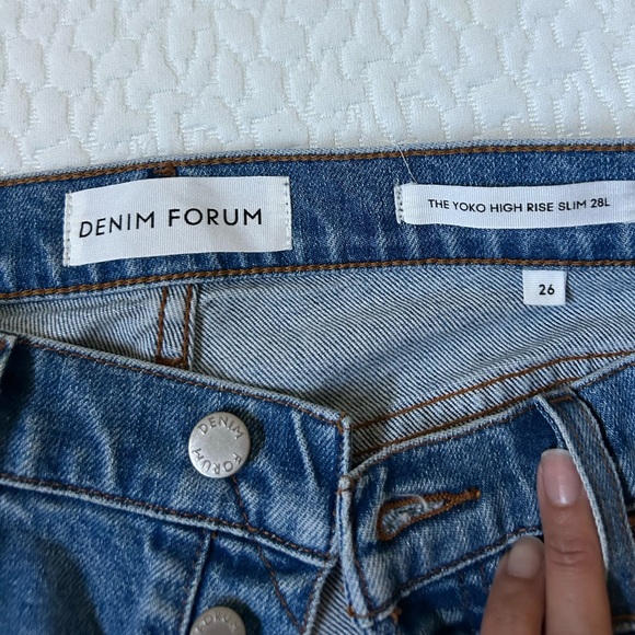 Denim Forum High Rise Slim - Picture 2 of 8